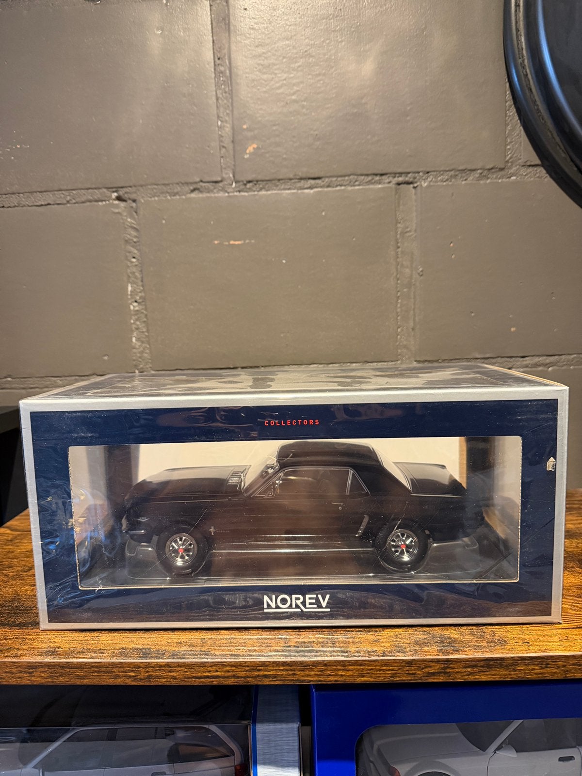 1965 Ford Mustang coupe, Hobby en Vrije tijd, Modelauto's | 1:18, Ophalen, Zo goed als nieuw, Norev