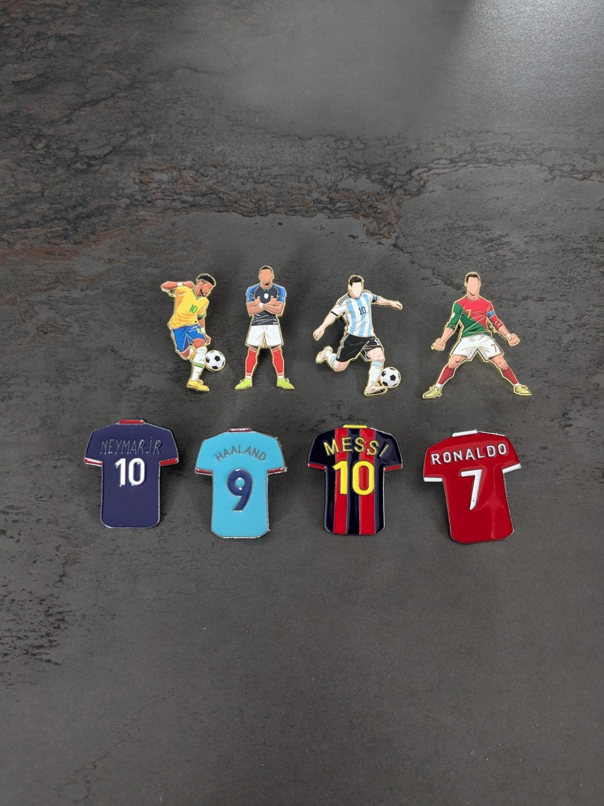 Lot de 8 pin's foot, Neuf, Sport, Insigne ou Pin's
