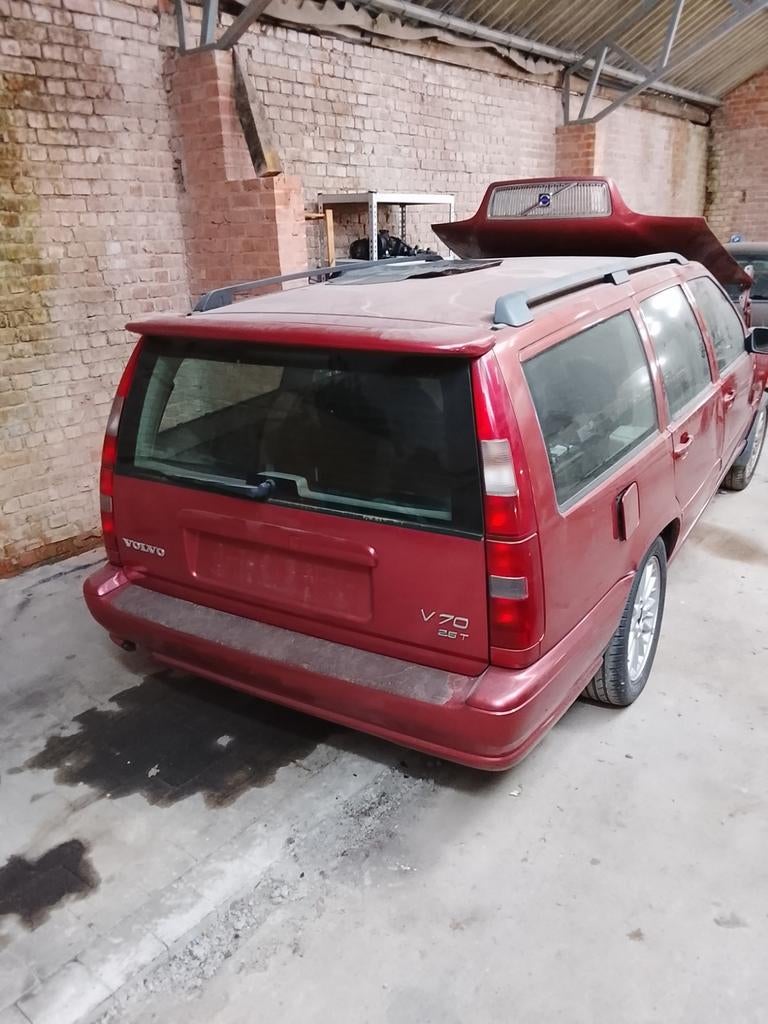 Volvo v70 2.5T onderdelen of compleet, Auto's, Volvo, Particulier, Te koop, V70