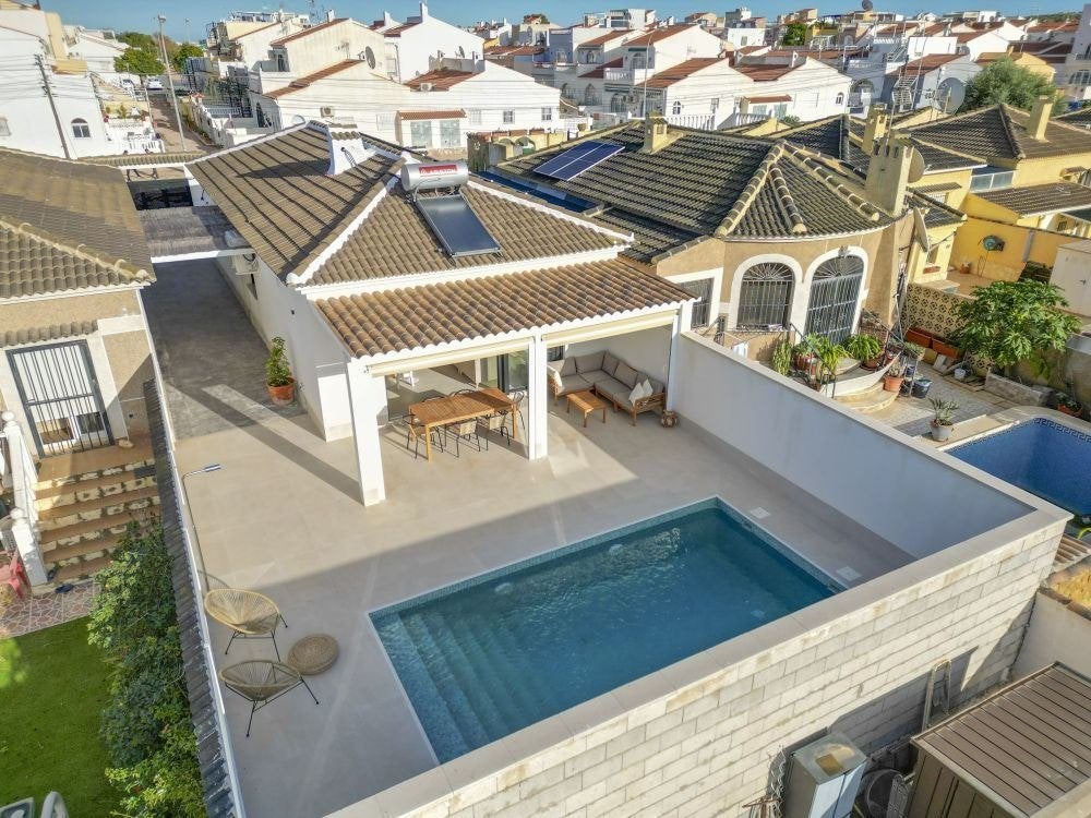 Villa mitoyenne rénovée /Torrevieja, Maison d'habitation, 3 pièces, 100 m², Torrevieja