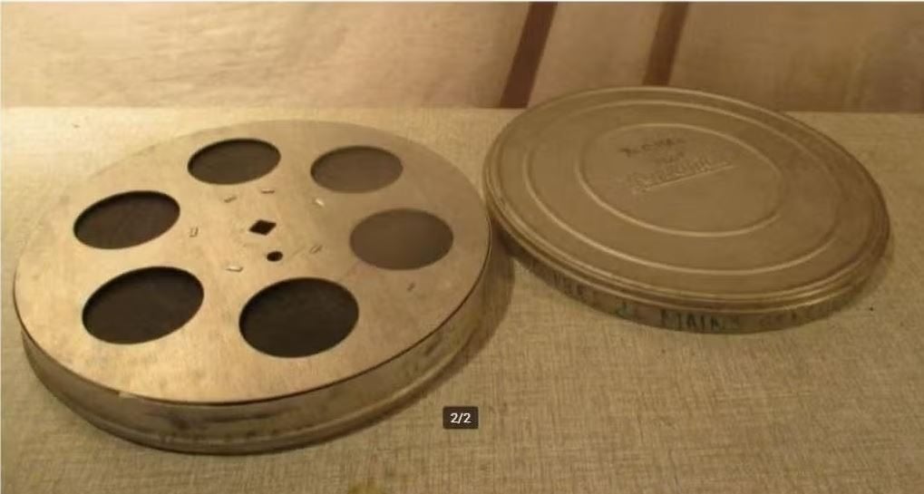 Oude 16mm filmrol van de jaren 60 - oeuvres de mains, Ophalen of Verzenden, 16mm film