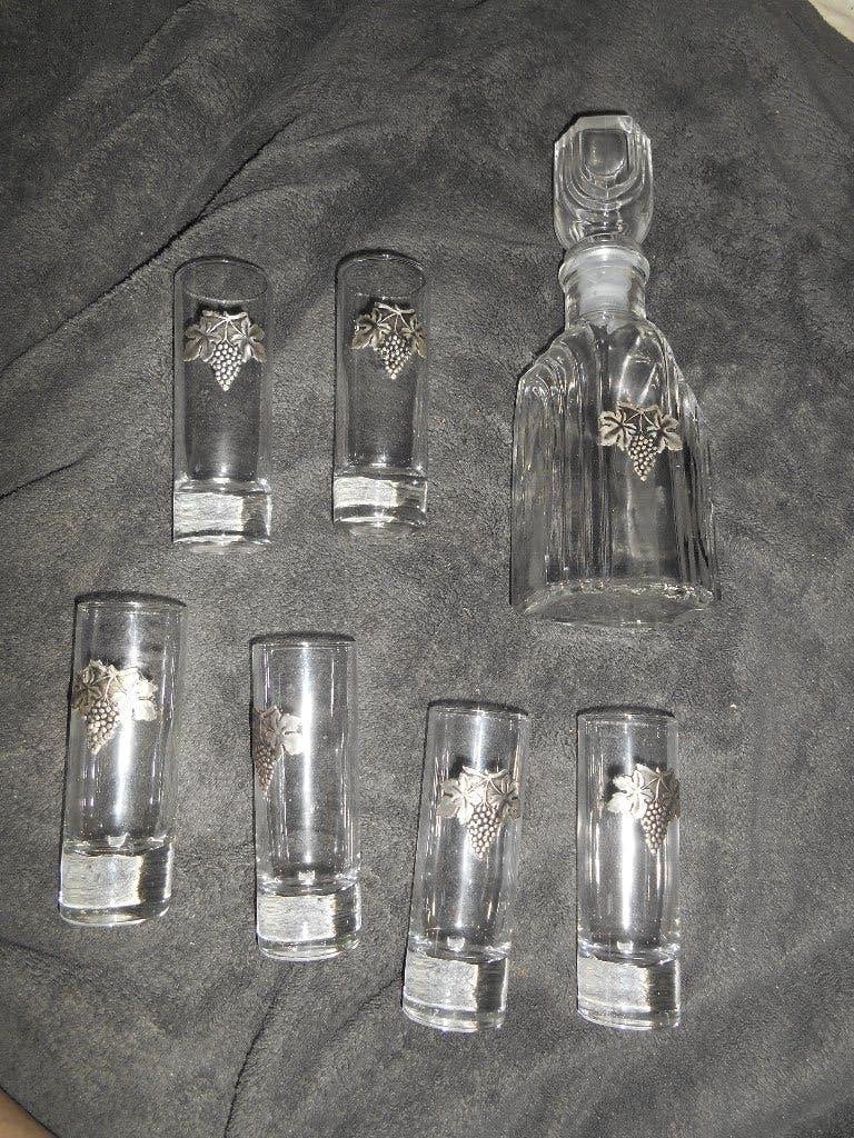 Service liqueur décor grappe de raisins en étain 6 verres +c, Enlèvement ou Envoi