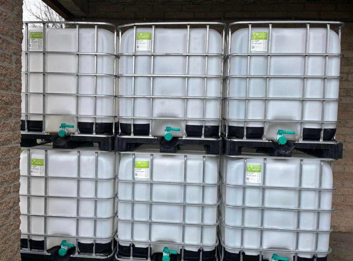Cuves IBC 1000 L ALIMENTAIRES – Palette plastique, Jardin & Terrasse, 150 litres ou plus, Enlèvement, Comme neuf, Métal