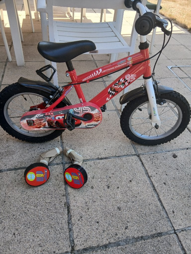 Disney cars jongensfiets, Fietsen en Brommers, Ophalen, Gebruikt, 14 inch of minder, Handrem