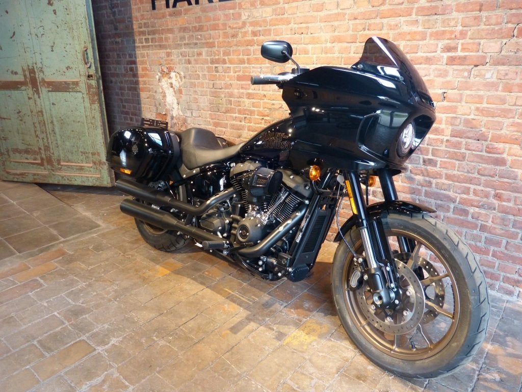 Harley-Davidson SOFTAIL FXLRST Low Rider ST, Motos, Motos | Harley-Davidson, Entreprise, Autre, Contrôle de traction, Plus de 35 kW