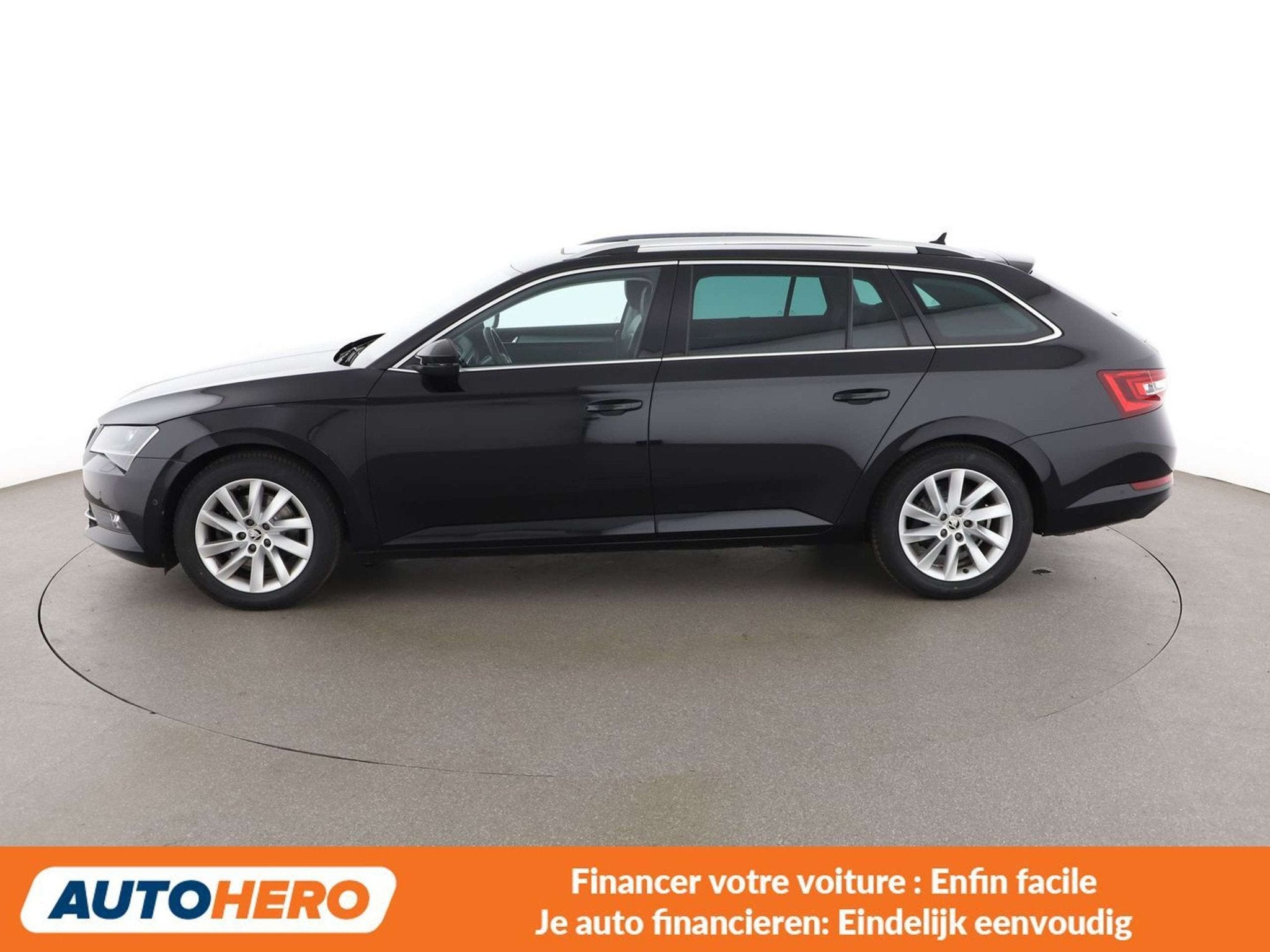 Skoda Superb 1.8 TSI Style (bj 2017, automaat), Auto's, Zwart, 1505 kg, Zwart, Leder