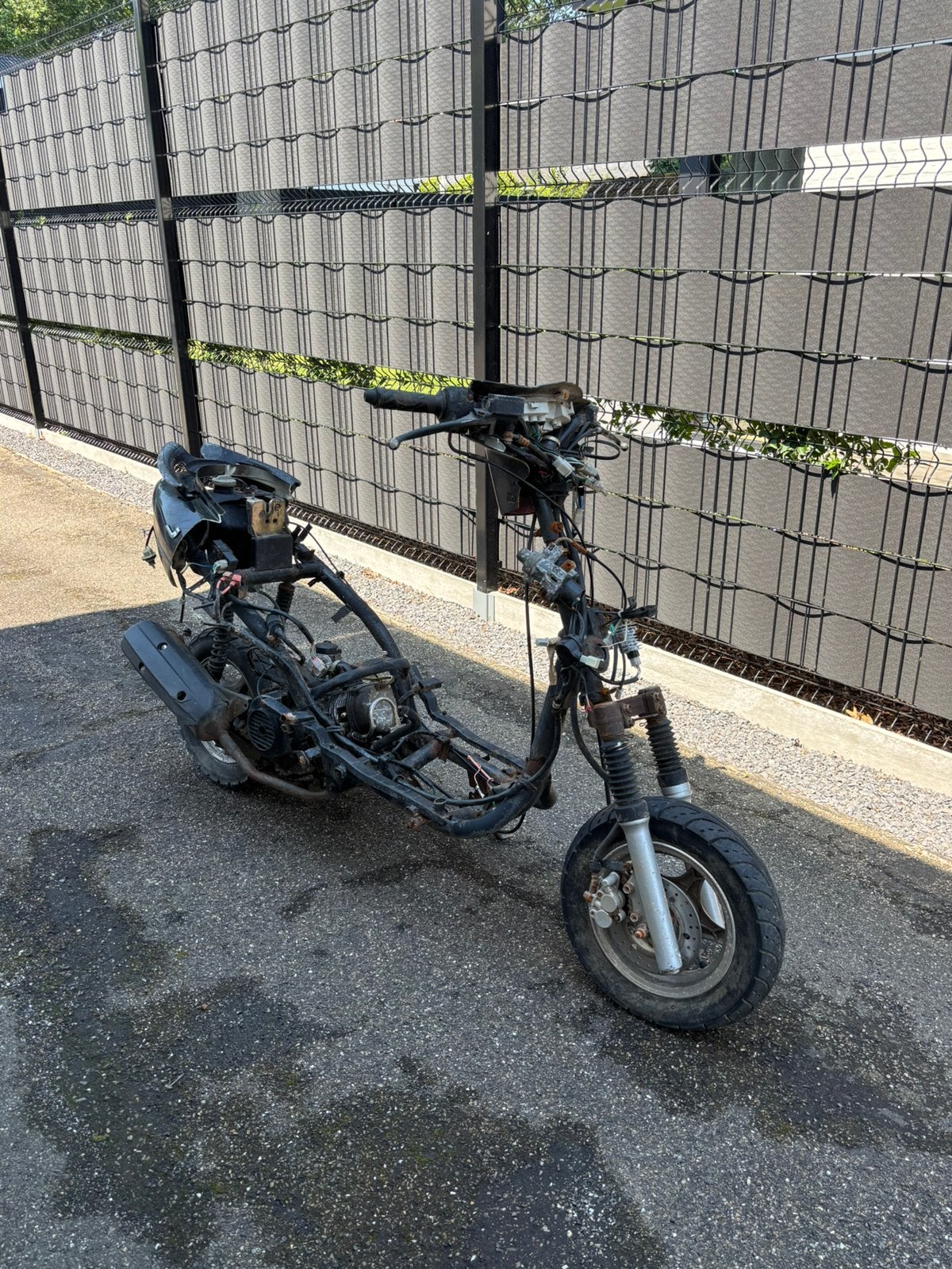 Scooter frame met blok op, Enlèvement, Utilisé