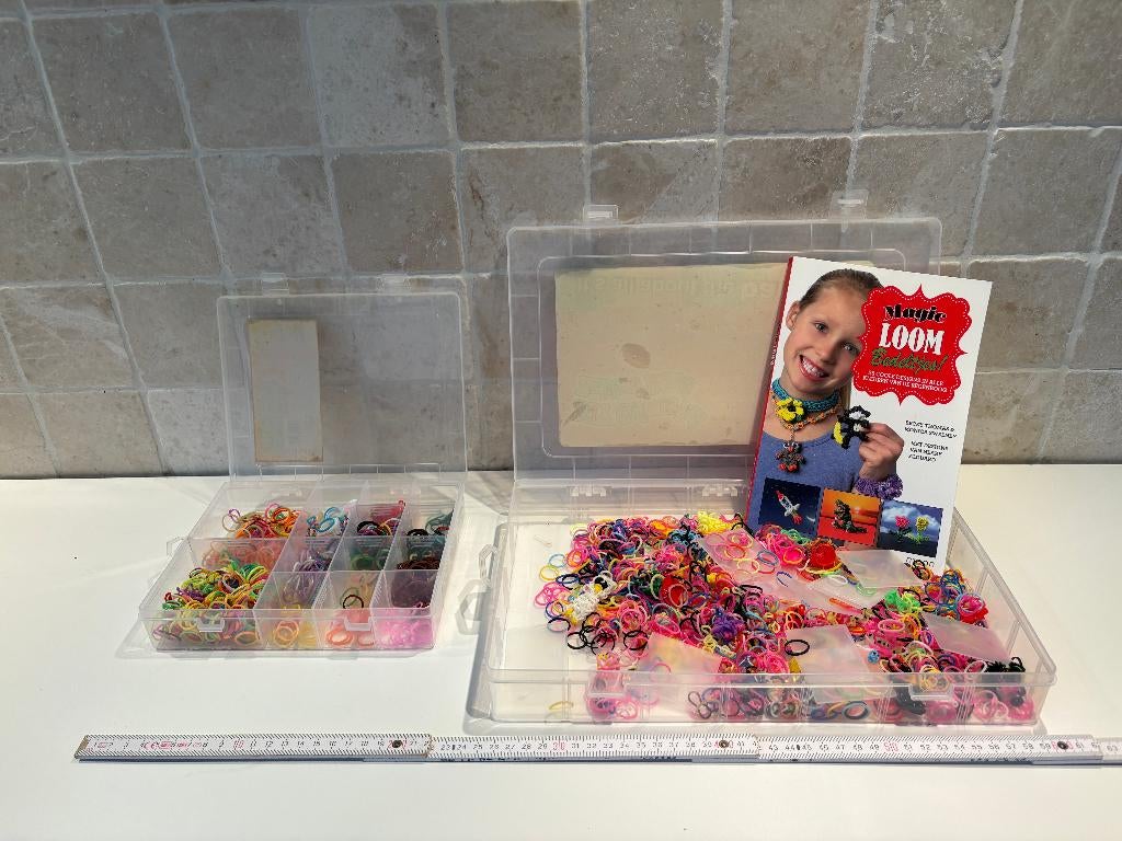 set met loom bandjes en boek, Hobby & Loisirs créatifs, Bricolage, Utilisé, Bricolage, Enlèvement