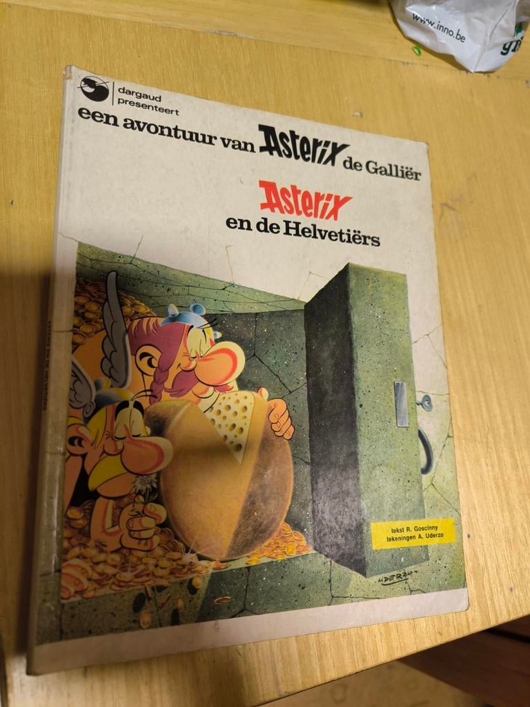 Asterix en de Helvetiers, Boeken, Ophalen