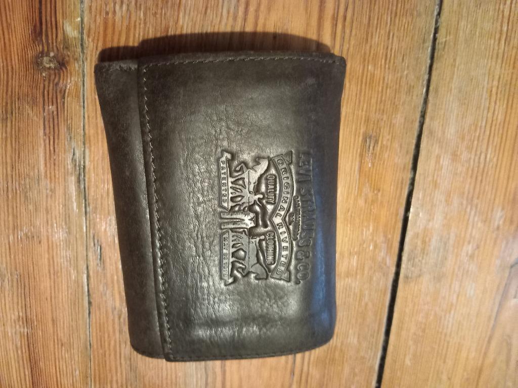 Portefeuille cuir Levis, Ophalen of Verzenden, Gebruikt, Met knipsluiting
