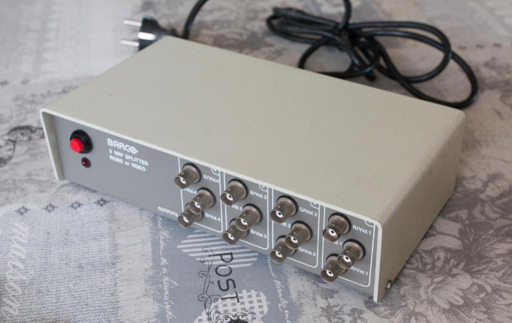 Analoge 3-weg videosplitter (RGBS of Composite), Enlèvement, Utilisé