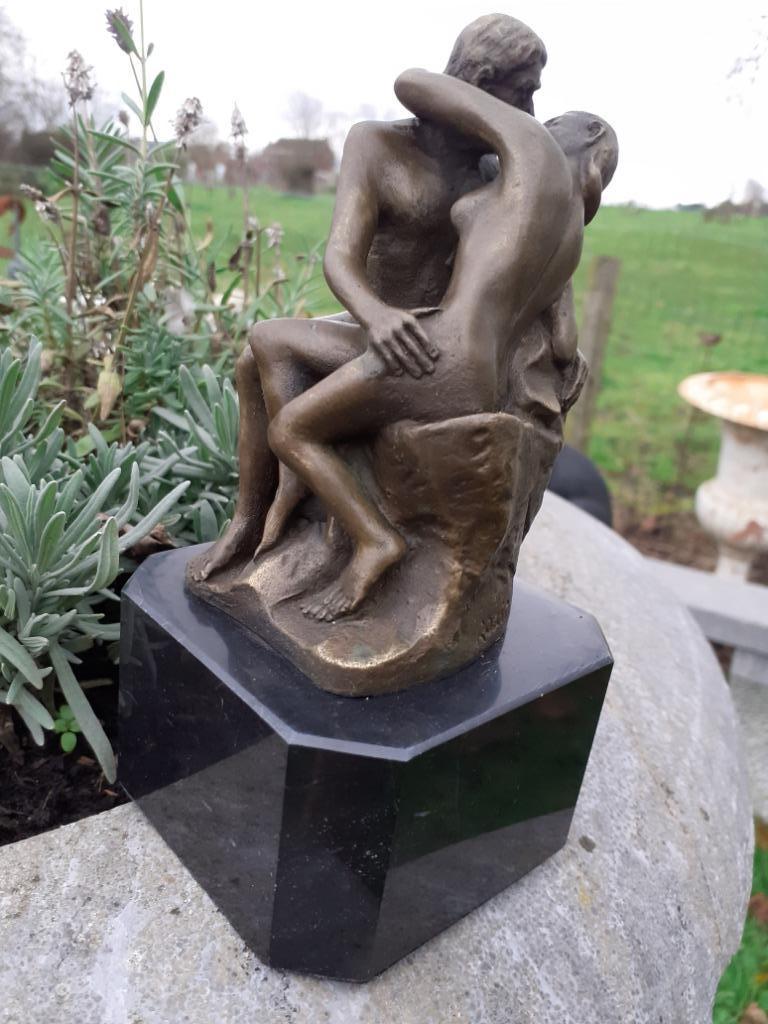 Schitterend brons op marmeren sokkel (de kus van Rodin), Ophalen of Verzenden, Brons