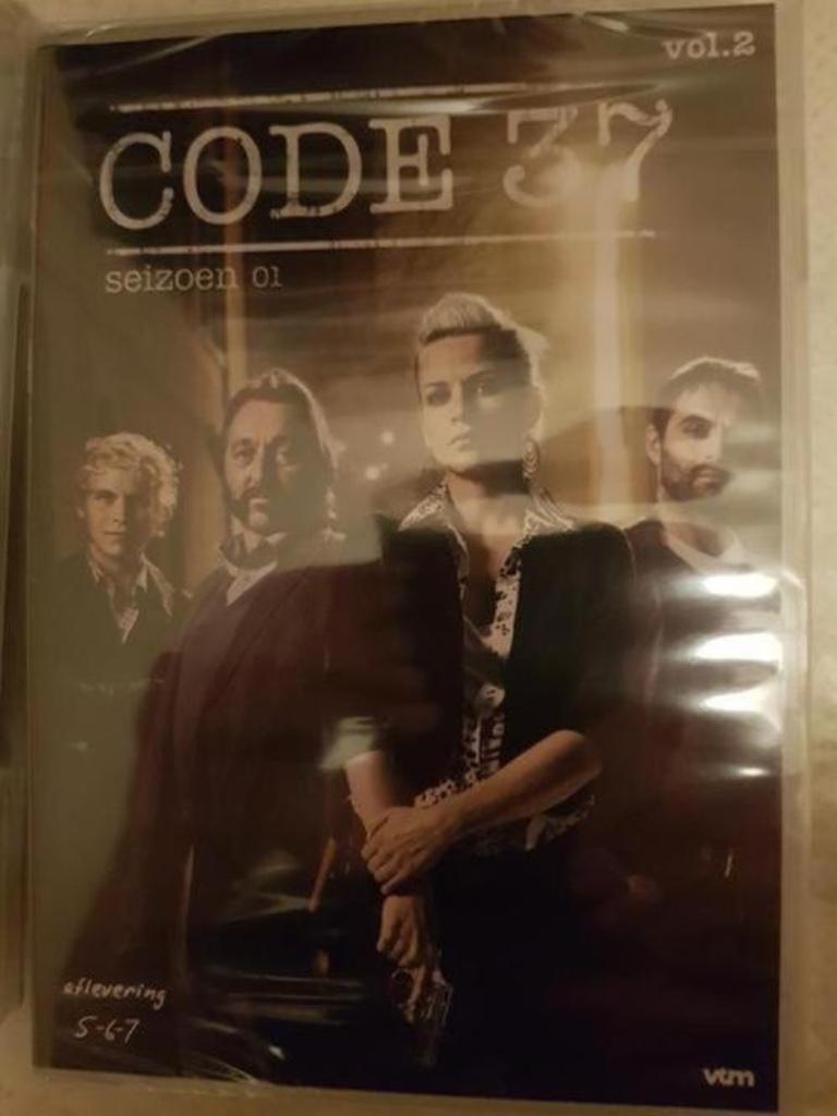Code 37 seizoen 1 vol 2 aflevering 5 - 6 en 7, Cd's en Dvd's, Dvd's | Tv en Series, Ophalen of Verzenden