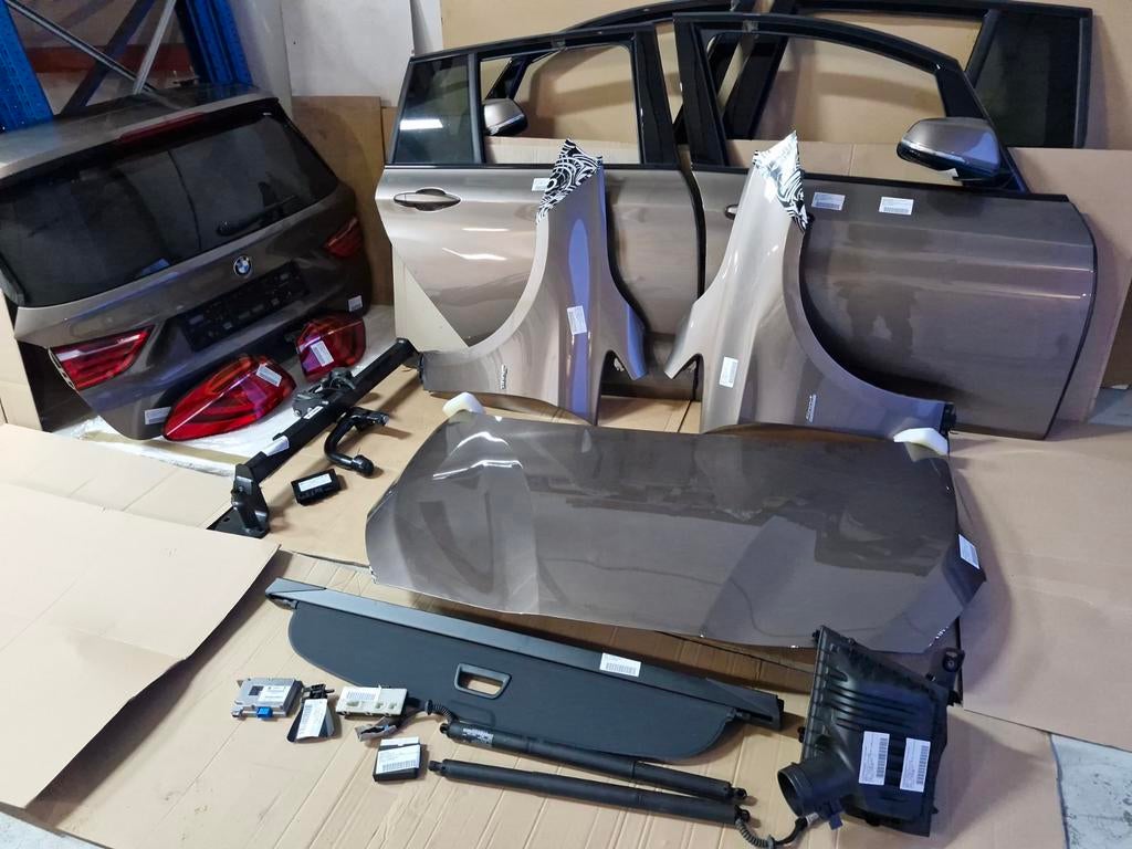 Capot et panneau latéral de porte et hayon de la BMW F46 Gra, Enlèvement ou Envoi, BMW, Capot moteur