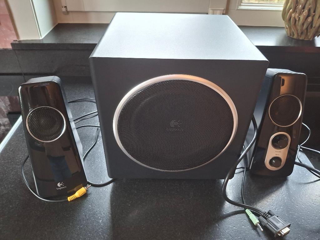 logitech geluidsboxen/speakers, Audio, Tv en Foto, Luidsprekerboxen, Ophalen, Zo goed als nieuw