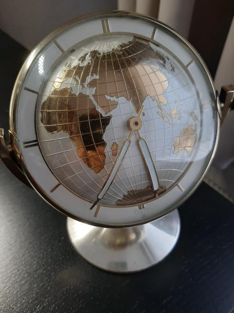 1960 ESTYMA globe terrestre bombé 2 faces 8 j diametre 11cm, Enlèvement ou Envoi