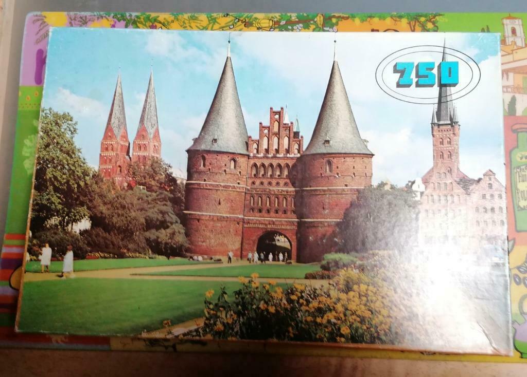 Puzzle Holstentor-Lübeck de 750 pièces., Enlèvement ou Envoi, 500 à 1500 pièces, Comme neuf, Puzzle