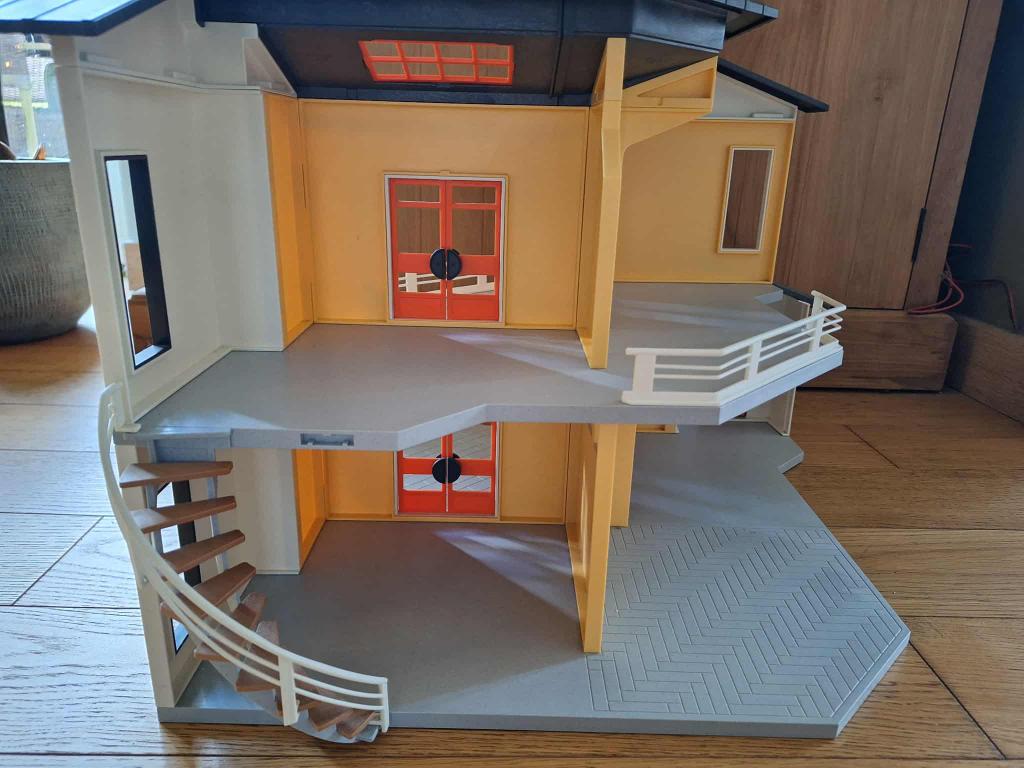 PLAYMOBIL City Life Modern Woonhuis  EN leefkeuken, Kinderen en Baby's, Speelgoed | Playmobil, Ophalen of Verzenden, Zo goed als nieuw