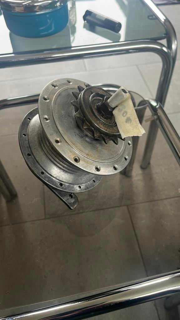 Moyeu de roue arriere mobylette, Motos, Enlèvement ou Envoi, Utilisé