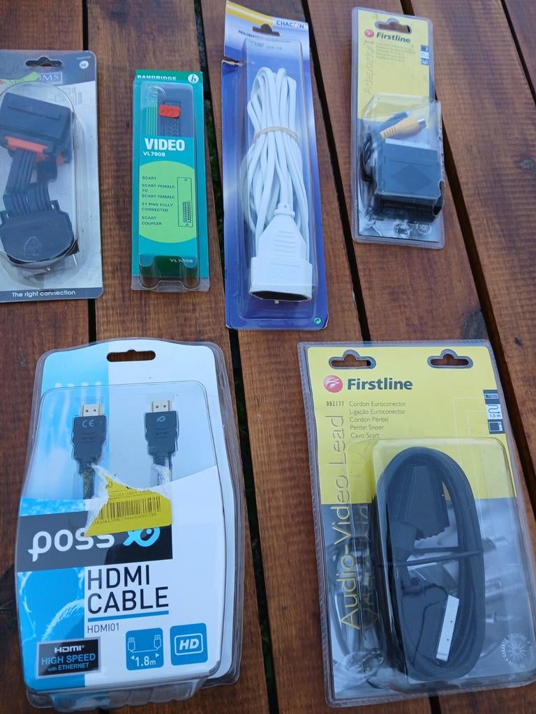 Fiche peritel hdmi et autre neuve, Ophalen of Verzenden, Zo goed als nieuw