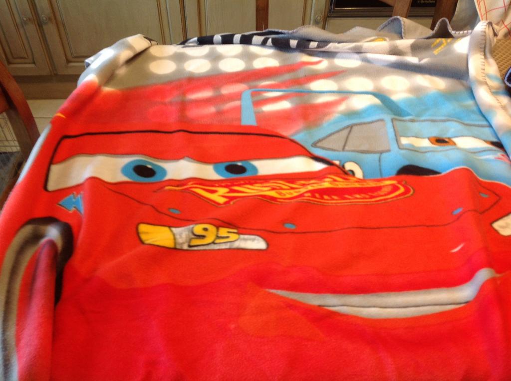 Fleece dekentje voor  kinderbedje van Cars, Kinderen en Baby's, Ophalen, Zo goed als nieuw