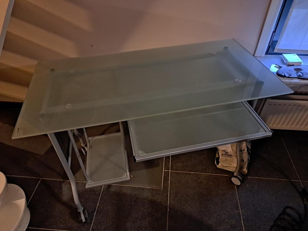 Bureau, Ophalen, Met wielen, Zo goed als nieuw