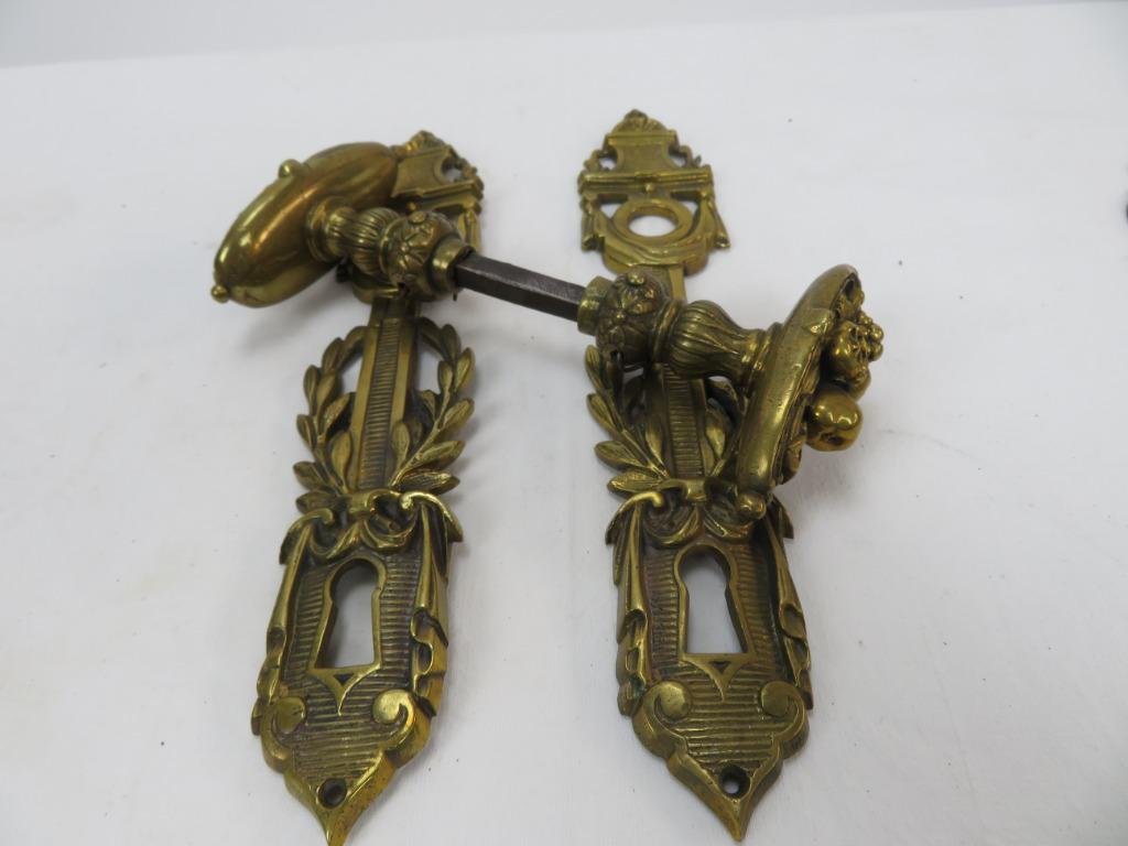 Art Nouveau messing klink met deurbeslag, Antiek en Kunst, Ophalen, Koper
