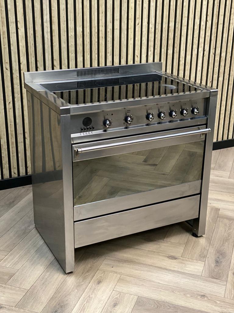 Smeg Inductie Fornuis + grote multifunctionele oven, Ophalen of Verzenden, Zo goed als nieuw, Grill, Gas