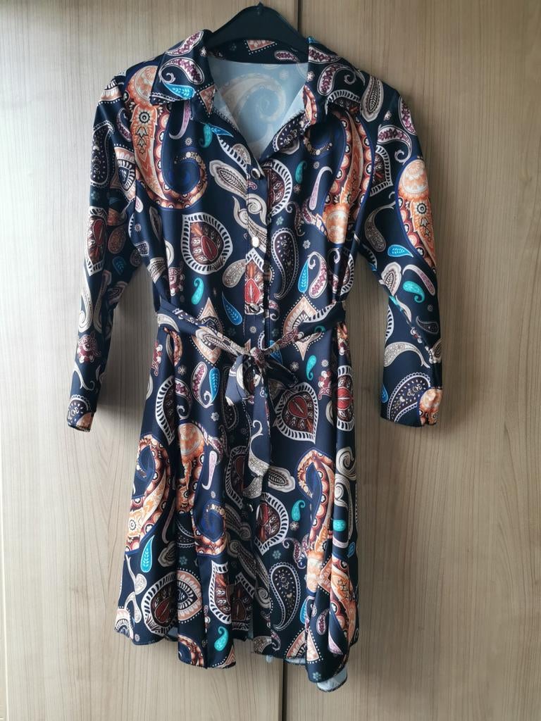 Kleedje herfst zwart halflange mouwen, hemdjurk TU (small), Enlèvement ou Envoi, Comme neuf, Noir