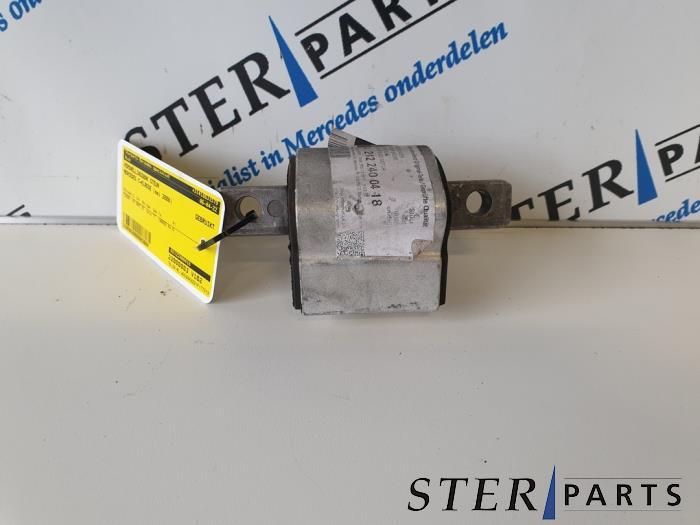 Support boîte de vitesse d'un Mercedes C-Klasse, Enlèvement ou Envoi, 3 mois de garantie, Utilisé, Mercedes-Benz