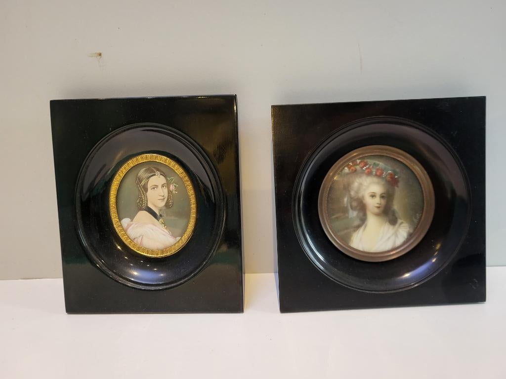 Twee 19de-eeuwse miniatuurportretjes op ivoor, Ophalen of Verzenden