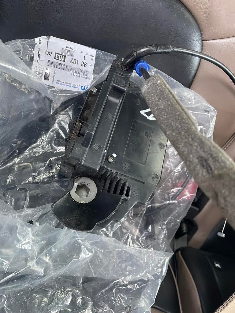 Serrure de porte avantgauche C4 GP2 (9810310380), Enlèvement ou Envoi, Utilisé, Opel