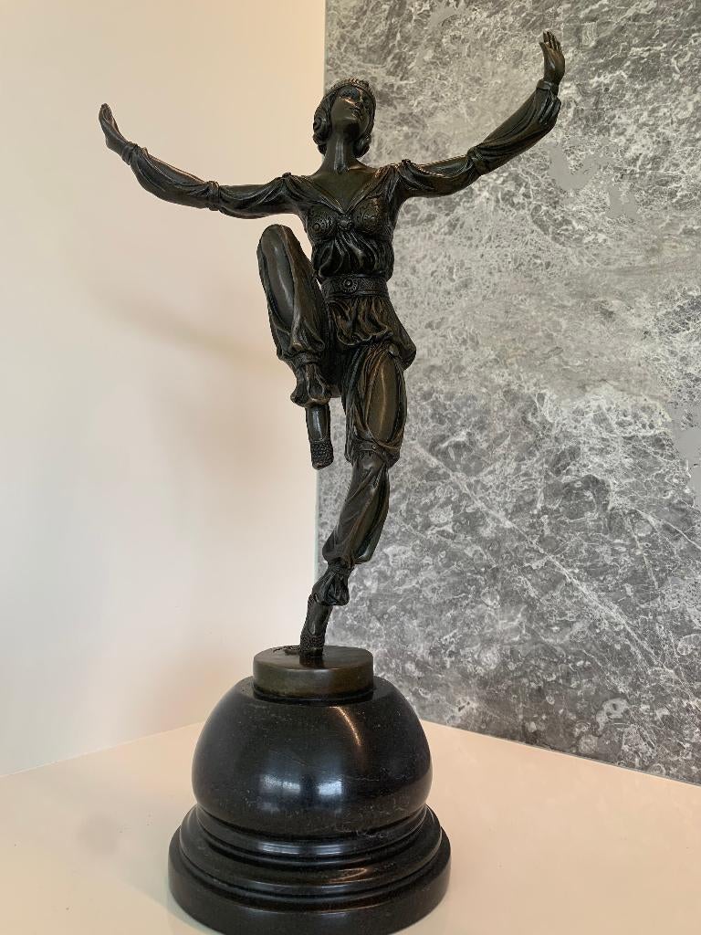 Bronzen art deco beeld van danseres door Pierre Lauel, Antiek en Kunst, Ophalen of Verzenden, Brons