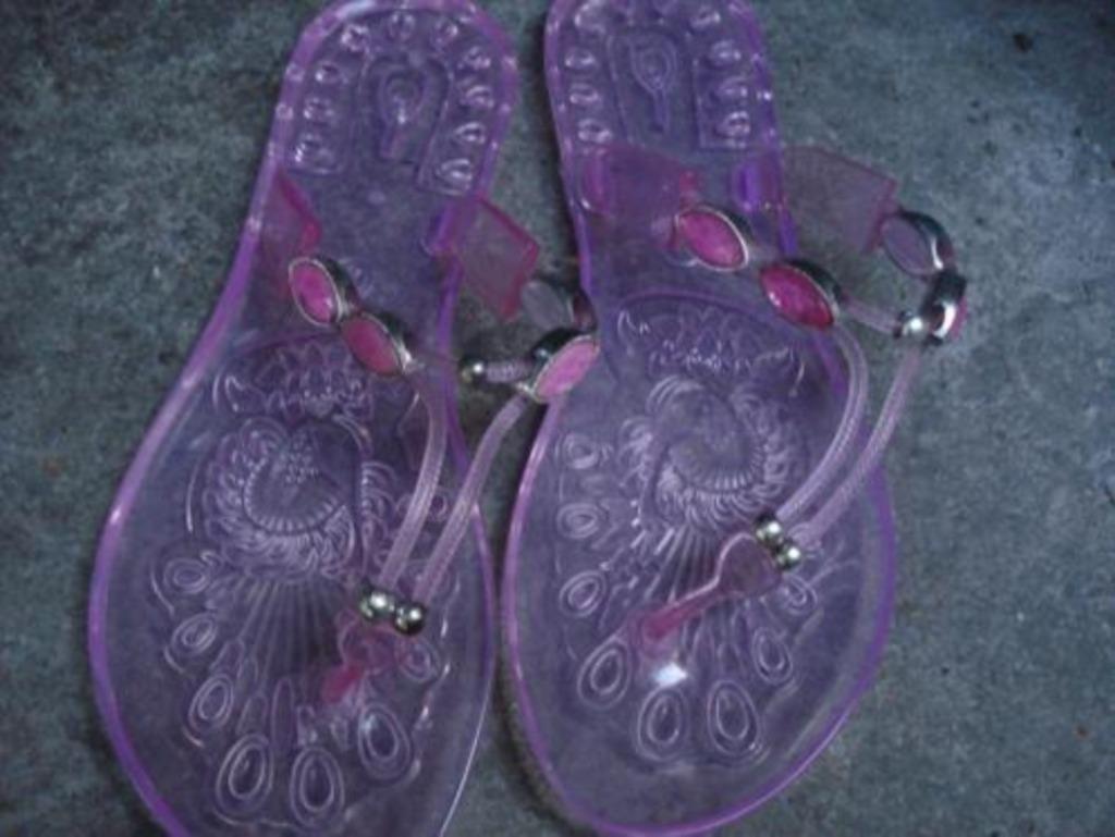 Gratis verzenden nieuwe roze ibiza boohoo slippers mt 38, Kleding | Dames, Slippers, Verzenden, Nieuw, Roze