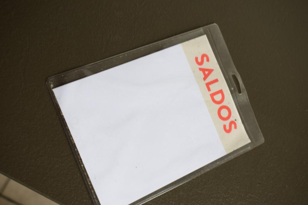 étiquettes en papier perforé 4 par feuille, Enlèvement