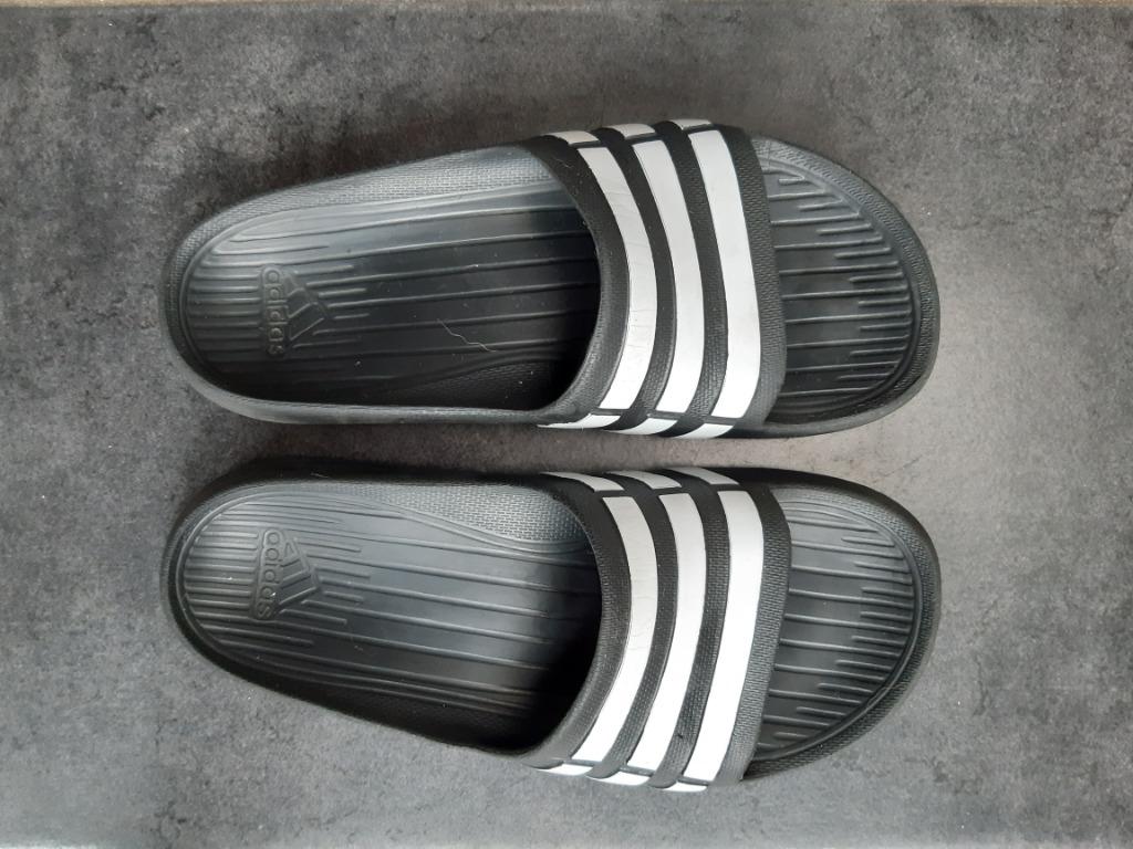 Slippers adidas maat 37, Adidas, Gebruikt, Jongen of Meisje, Overige typen