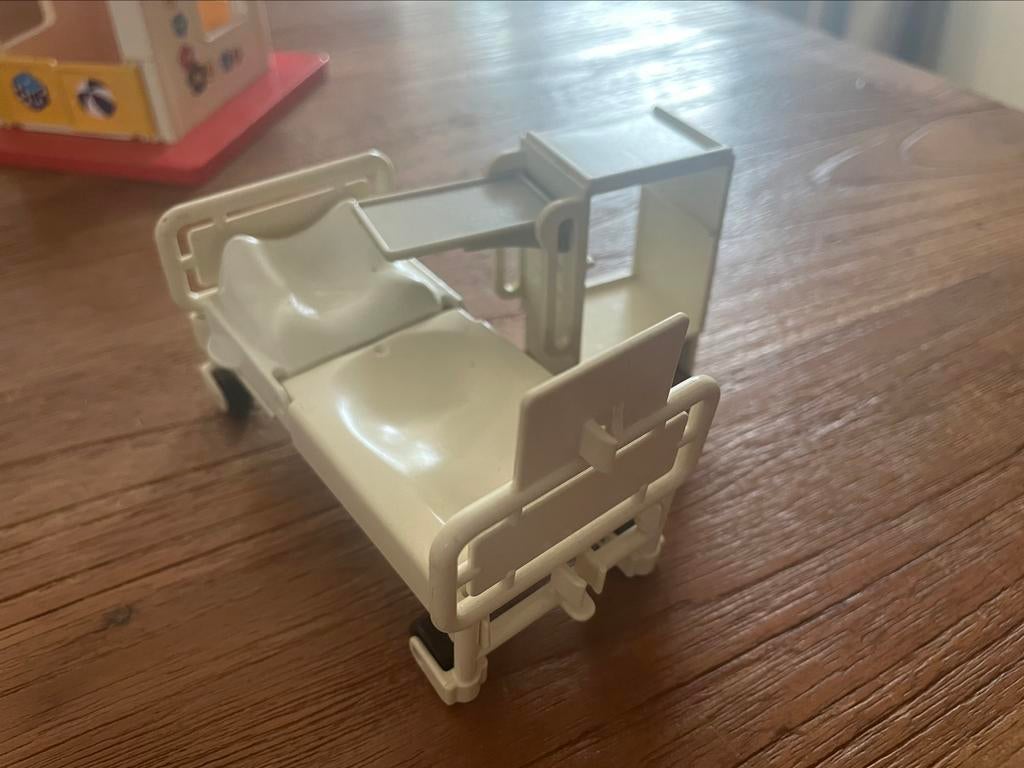 Playmobil ziekenhuis bed met eettafel, Ophalen of Verzenden, Gebruikt, Los Playmobil