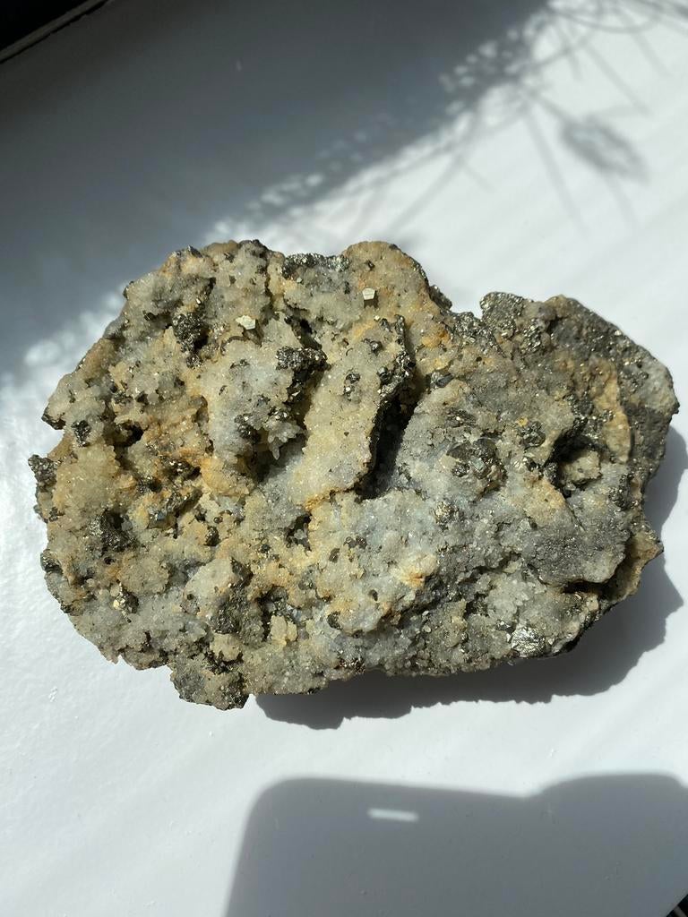 Pyrite (dodécaèdre) sur quartz, Collections, Minéraux & Fossiles, Enlèvement ou Envoi