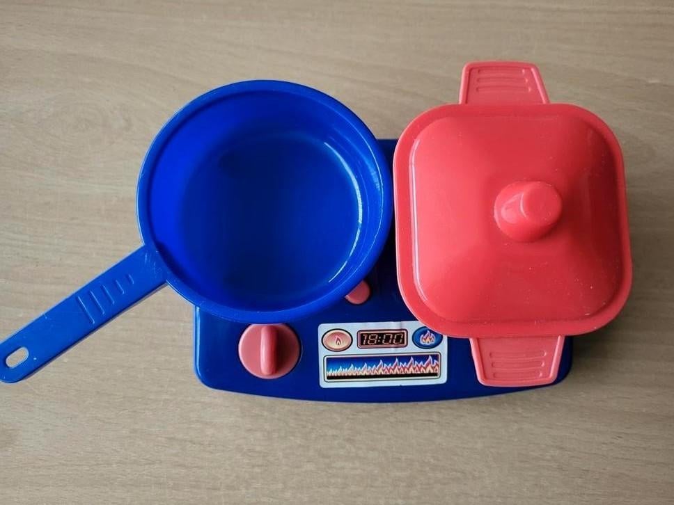 Cuisinière à gaz avec casserole et marmite avec couvercle, Enlèvement ou Envoi, Comme neuf, Plastique, Accessoires de cuisine de jeu