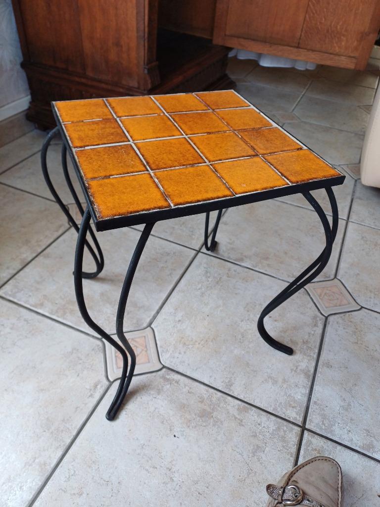 Petite table vintage en fer forgé, Moins de 55 cm, Carré, Enlèvement, Utilisé
