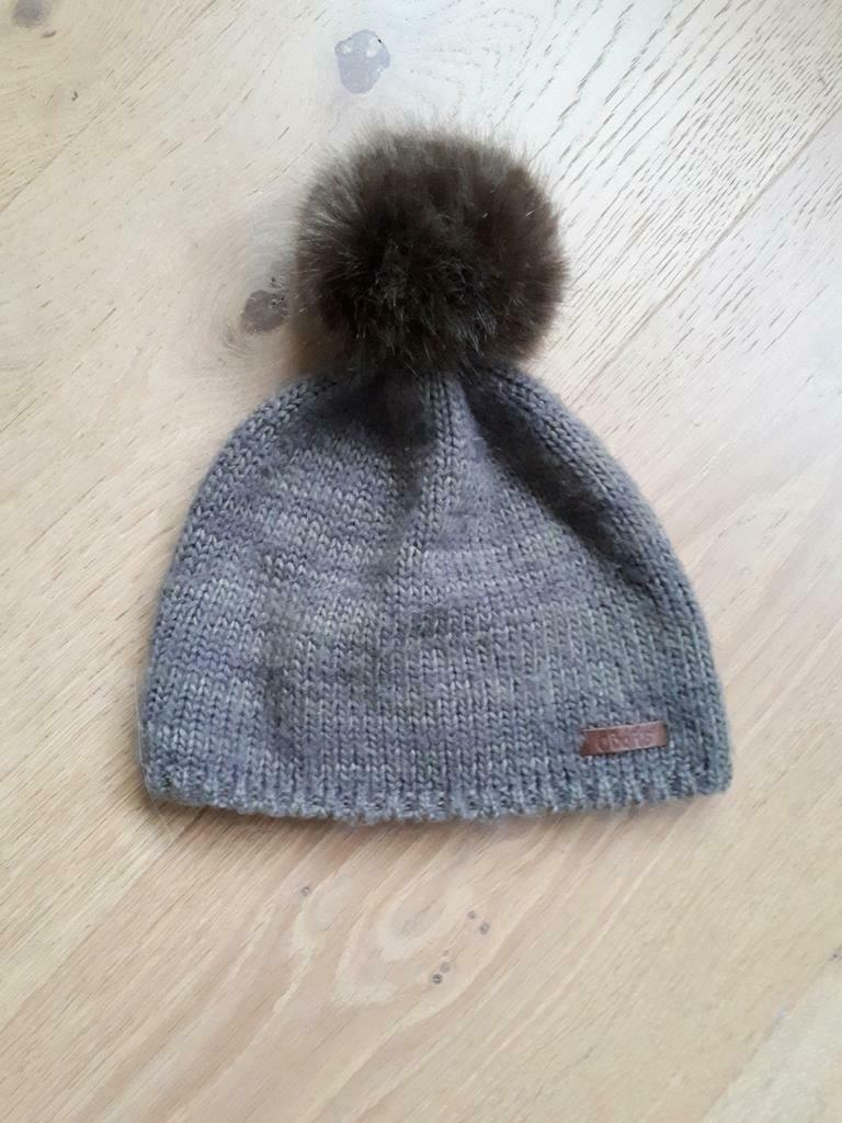Muts met zachte pompon van Barts - maat 53, Ophalen of Verzenden, Zo goed als nieuw, Muts