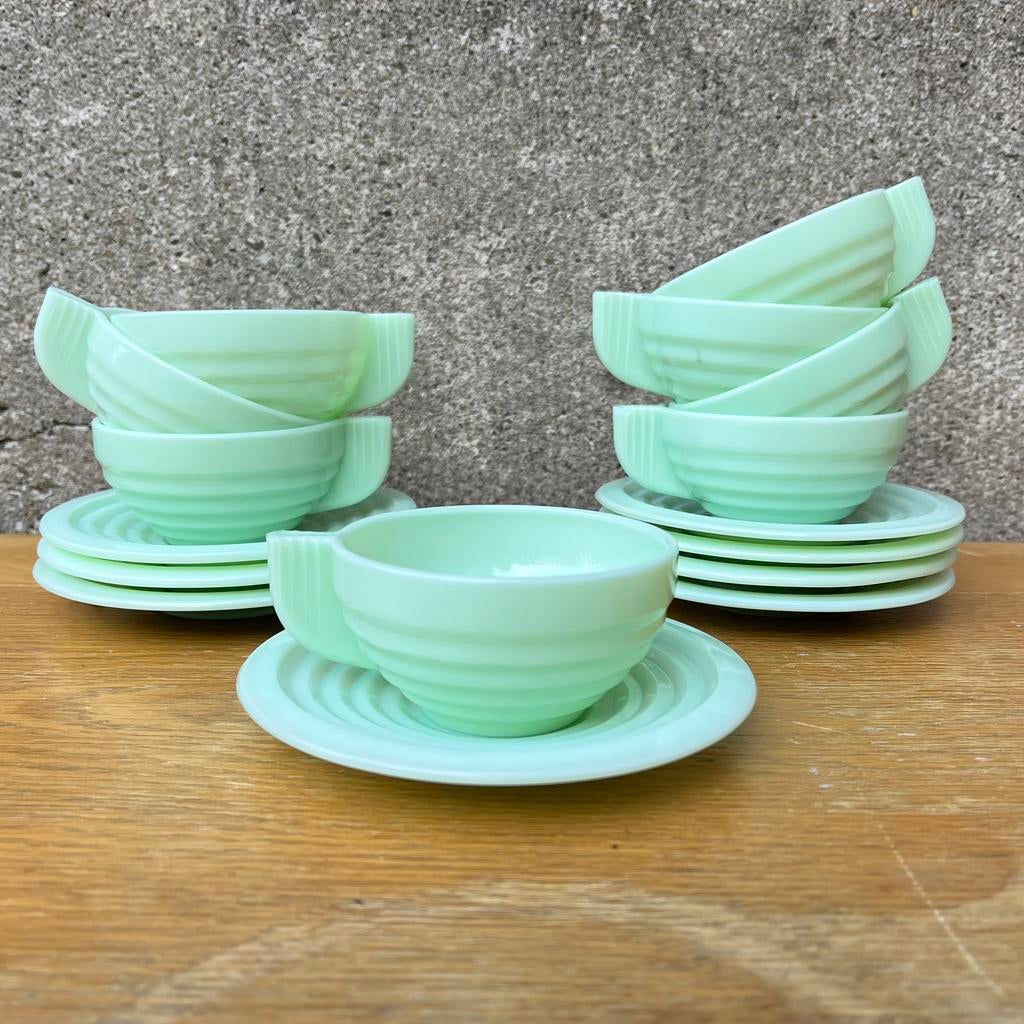 5 tasses et soucoupes vintage verre opaque - style art déco, Antiquités & Art, Antiquités | Services (vaisselle) pièces, Enlèvement ou Envoi