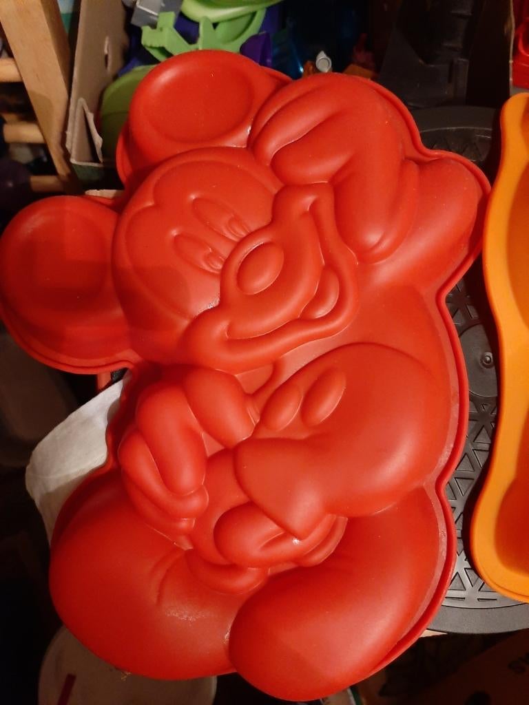 Siliconen bakvormen garfield, mickey..., Hobby en Vrije tijd, Ophalen of Verzenden, Zo goed als nieuw