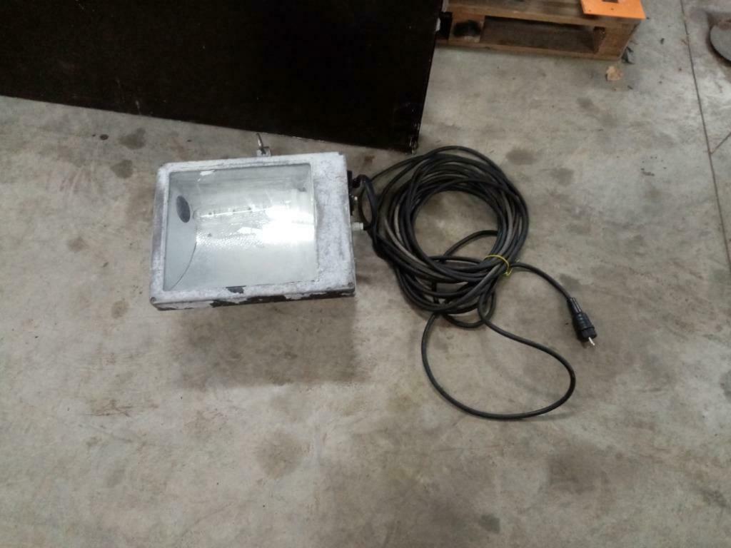 Verkichting,spots,rikbakverlichting,buitenspots, Ophalen, Gebruikt, 200 tot 500 watt, Lamp met armatuur