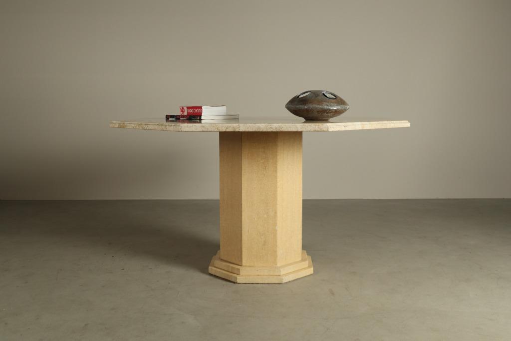 Octagonal travertine dining table, Italy 1970s, Huis en Inrichting, Tafels | Eettafels, Ophalen, Gebruikt, Vijf personen of meer