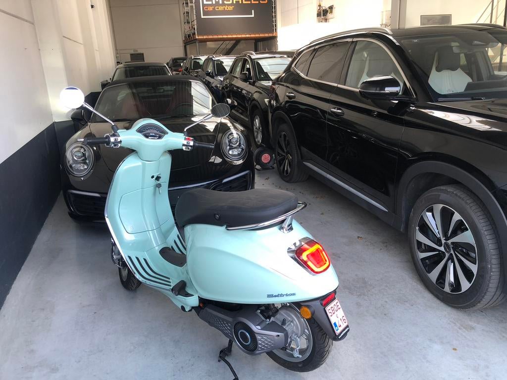 Elektrische Vespa, Fietsen en Brommers, Scooters | Piaggio, Ophalen, Zo goed als nieuw, Elektrisch