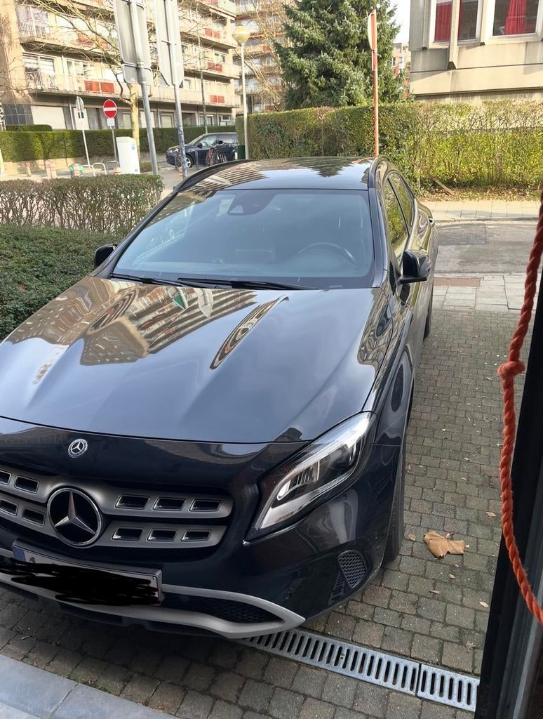 MERCEDES GLA 180 automaat benzine, Autos, Mercedes-Benz, Particulier, GLA, Caméra 360°, Adapté aux personnes handicapées, ABS