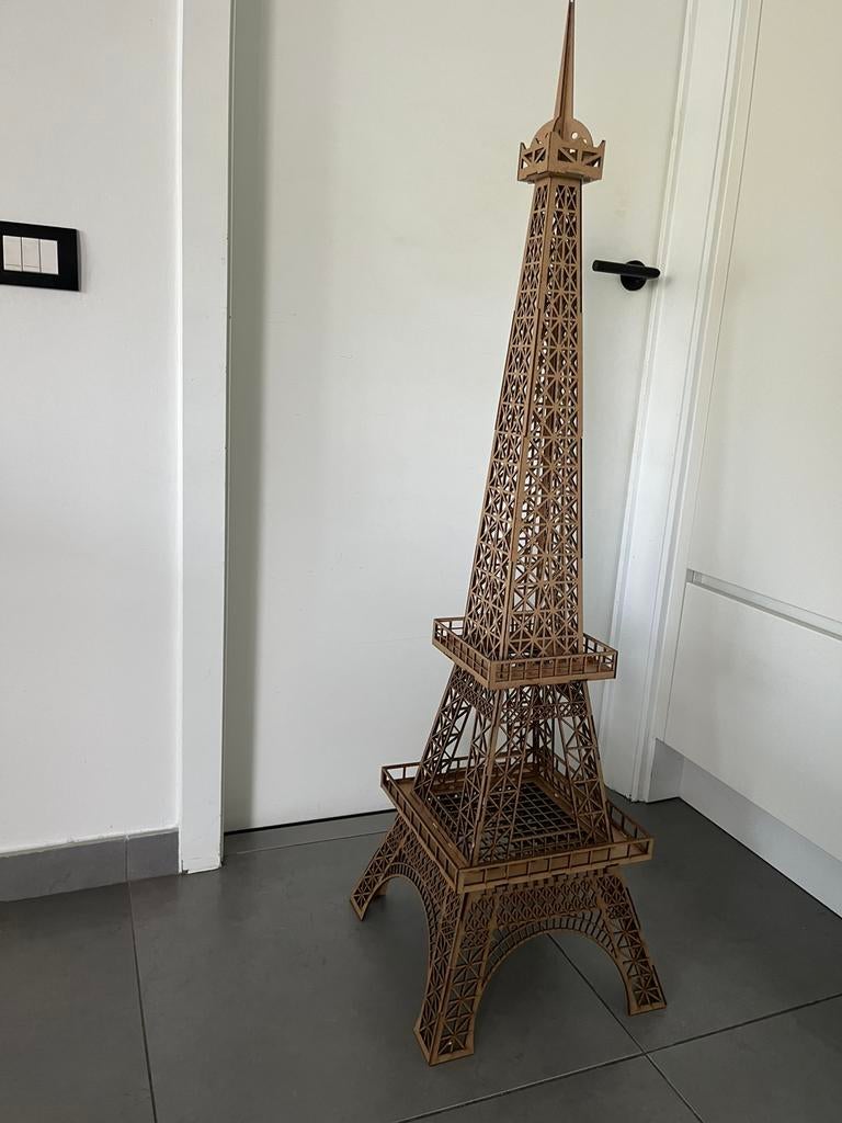 Tour Eiffel, Ophalen