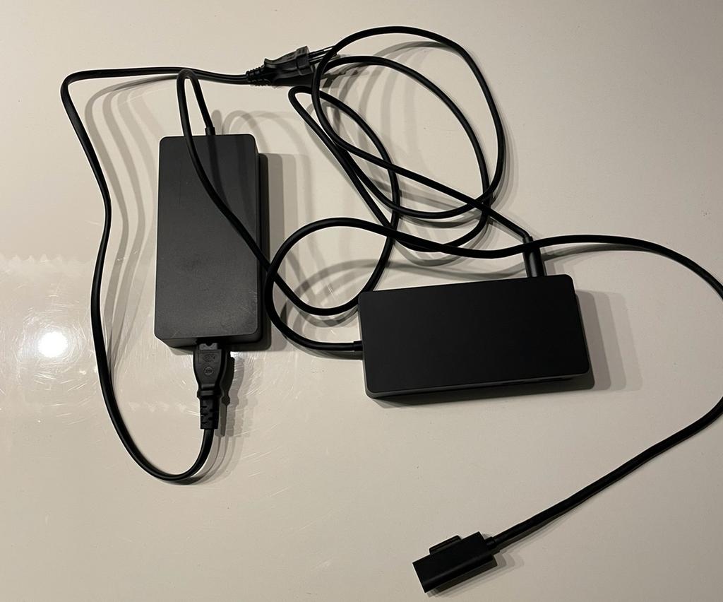 MICROSOFT Hub Surface Dock, Computers en Software, Docking station, Laptop, Ophalen of Verzenden, Zo goed als nieuw