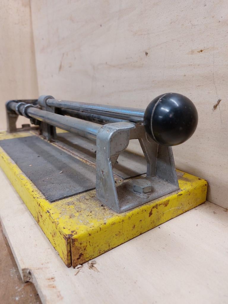 Coupe-carreaux manuel, Enlèvement, Utilisé